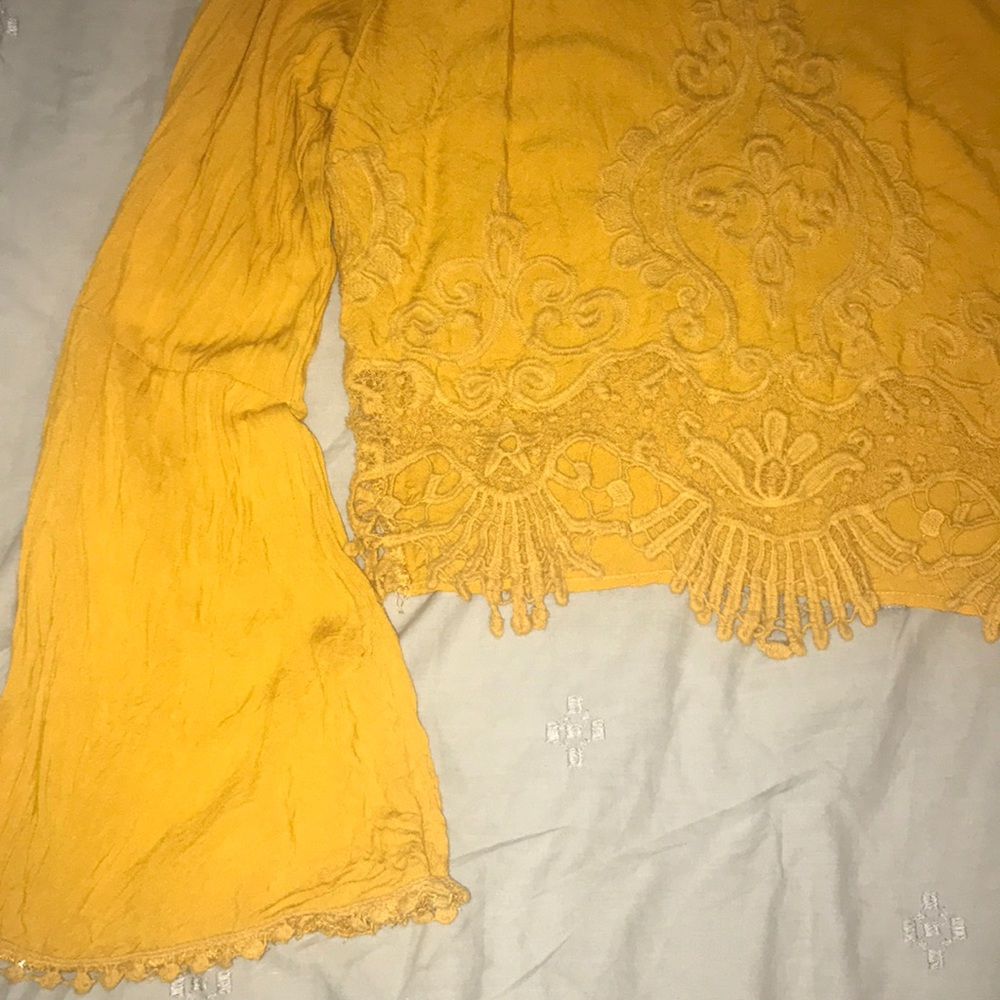 Yellow long sleeve - Picture 2 of 4
